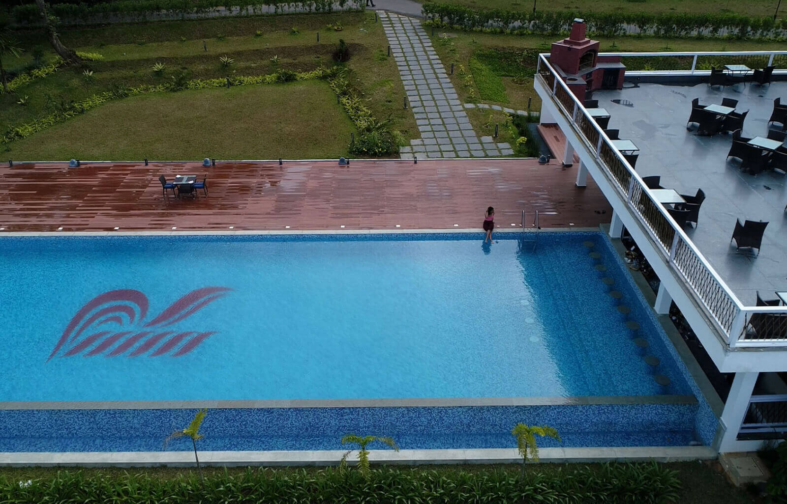 Infinity Swimming Pool 0